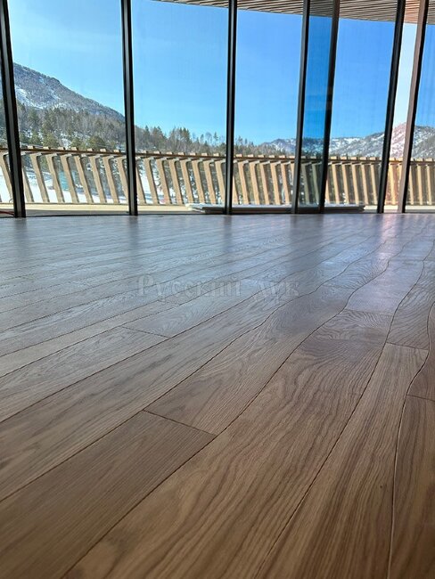 Криволинейный паркет Дуб MARY FIVE шелковый лак 2-х слойный T&G Селект 500...1950х120...205х16 мм Криволинейный паркет Дуб MARY FIVE шелковый лак 2-х слойный T&G Селект 500...1950х120...205х16 мм