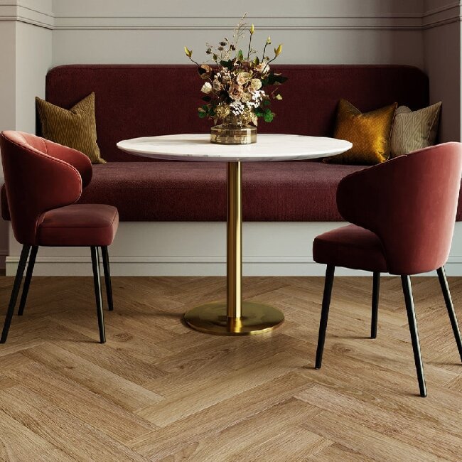 Виниловые полы Invictus Herringbone Highland Oak 33 Classic 