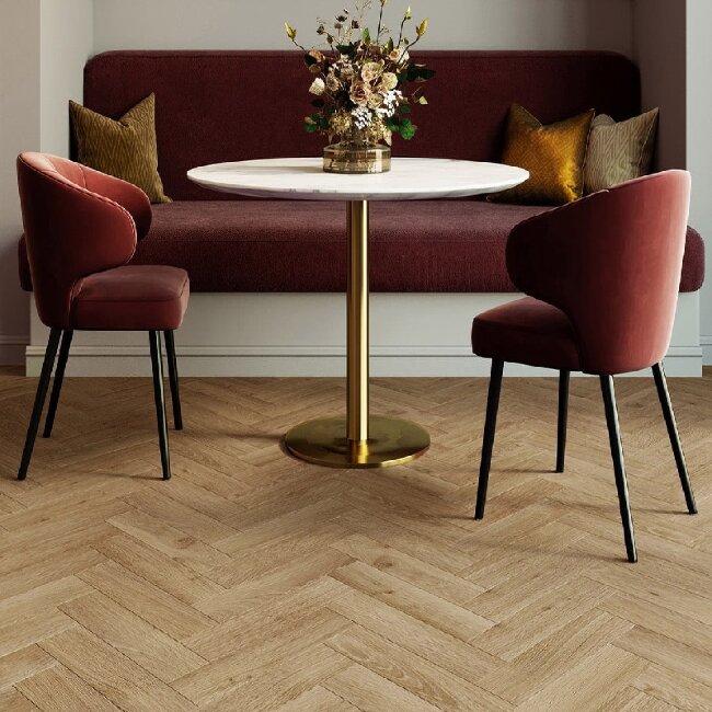 Виниловые полы Invictus Herringbone Highland Oak 42 Chocolate Виниловые полы Invictus Herringbone Highland Oak 42 Chocolate