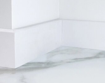 Плинтус Bonkeel Stick M Белый 2000х70х13 мм Плинтус Bonkeel Stick M Белый 2000х70х13 мм