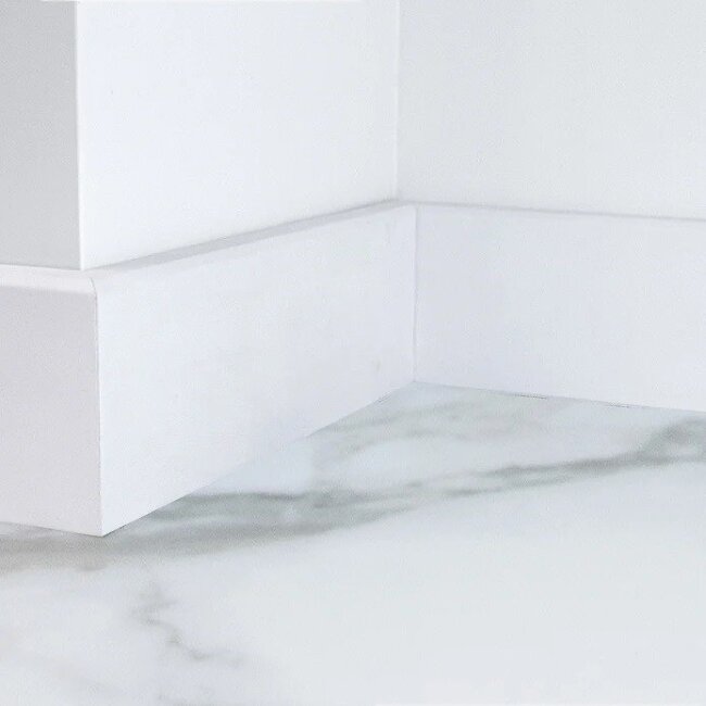 Плинтус Bonkeel Stick M Белый 2000х70х13 мм