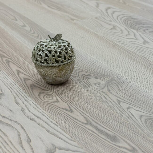 Паркетная доска PolarWood Классик 1П 138 Ясень Рыцарь серый матовый лак 2V 2000x138x14 мм (2,2 м2) Паркетная доска PolarWood Классик 1П 138 Ясень Рыцарь серый матовый лак 2V 2000x138x14 мм (2,2 м2)