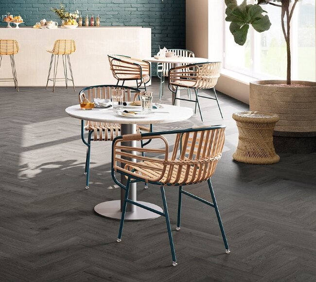 Виниловые полы английская елка Invictus Highland Oak 99 Ebony Виниловые полы английская елка Invictus Highland Oak 99 Ebony