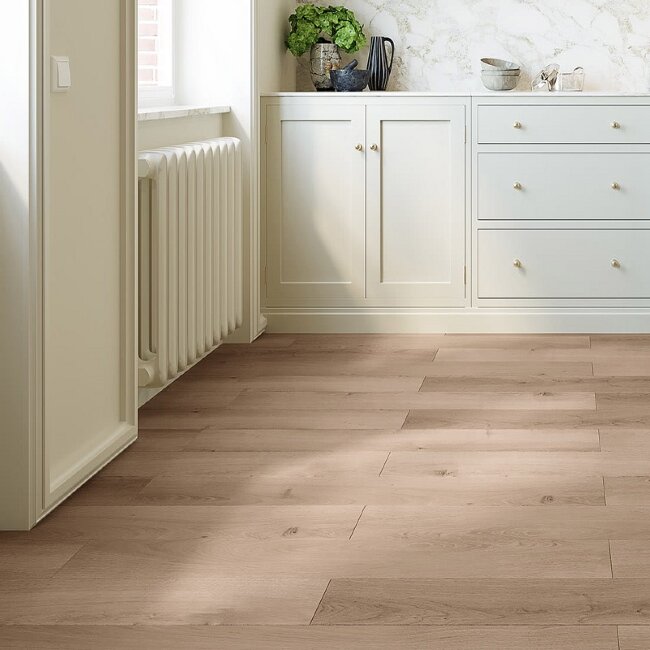 Виниловые полы Invictus Highland Oak 34 Roasted светло-коричневый Виниловые полы Invictus Highland Oak 34 Roasted светло-коричневый