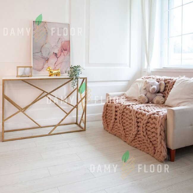 SPC ламинат Damy Floor Family Дуб Светлый